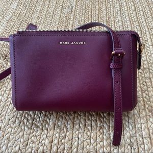 MARC JACOBS Commuter Crossbody Bag in Dark Red